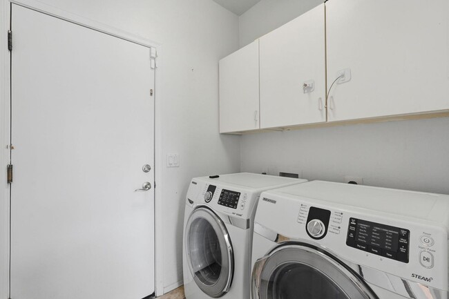 Building Photo - 6843 S 26th St