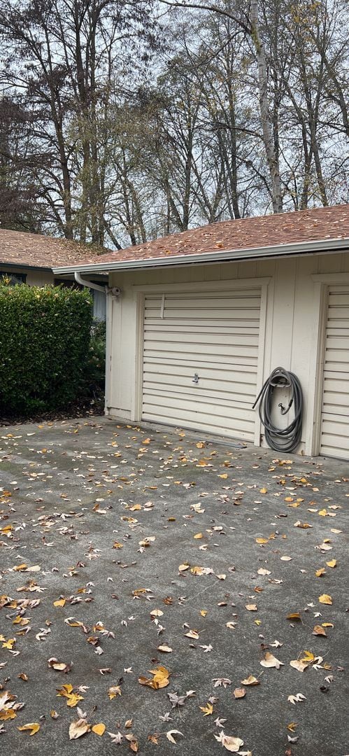 Building Photo - 2187-2189 NW North Hill Dr