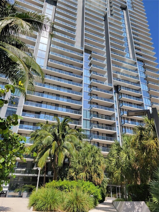 Building Photo - 88 SW 7th St