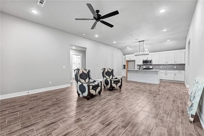 Building Photo - 55 Watson Ln