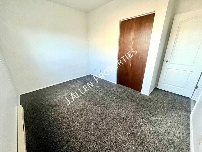 Building Photo - 109 Gold Strike Dr