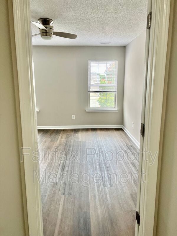 Building Photo - 201 Ridge Lake Dr