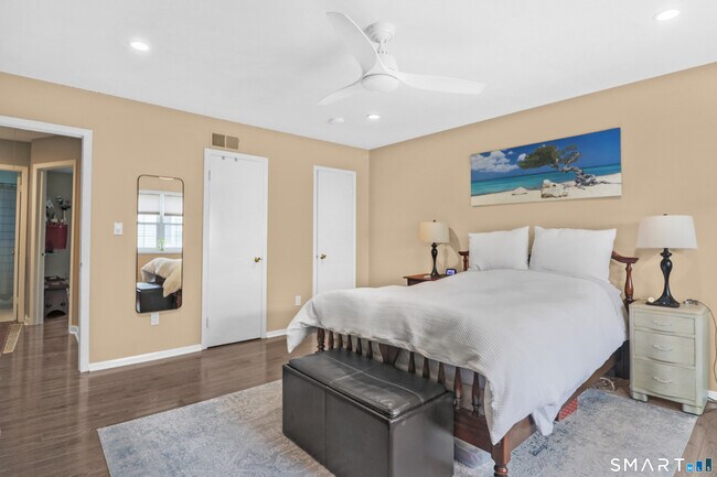 Building Photo - 14 1/2 Fairview Ave