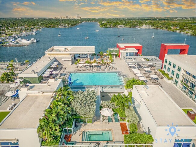 Building Photo - 777 N Ocean Dr