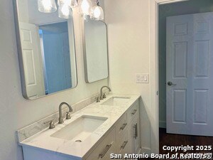 Building Photo - 7727 Broken Arrow