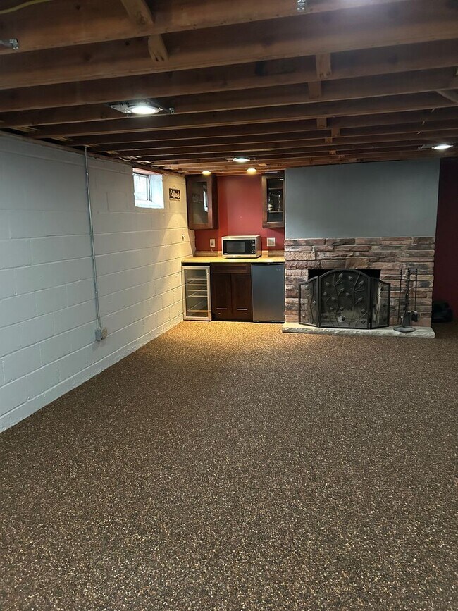 Building Photo - Brick Ranch for Rent in Mayfield HTS walking distance to Golden Gate Plaza