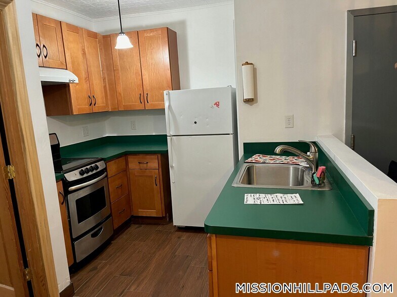 Primary Photo - 12 Wigglesworth St