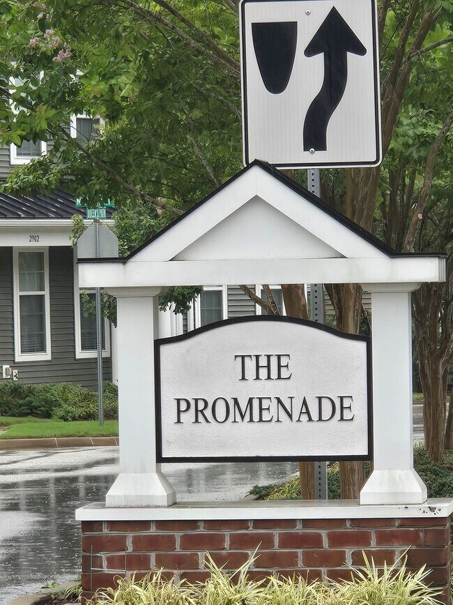 Building Photo - Wow! Incredible Luxury Townhome in Williamsburg!