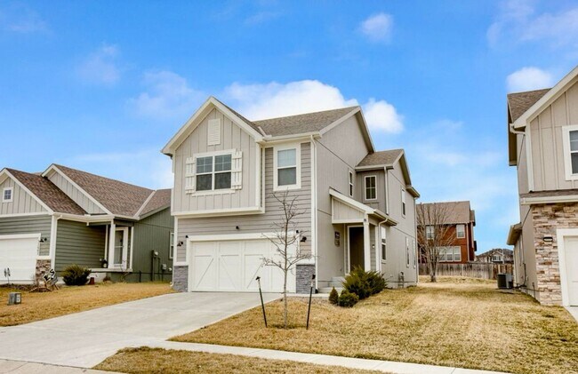 Primary Photo - Spacious 4 beds 2.5 baths in Lees Summit