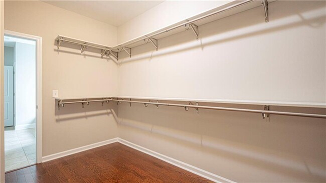 Building Photo - 3731 Ivy Lawn Dr NE