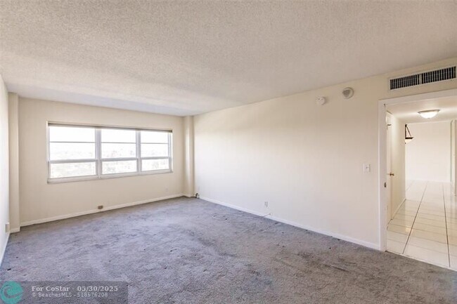 Building Photo - 340 Sunset Dr