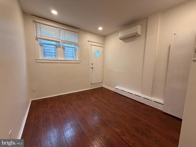 Building Photo - 2049 Snyder Ave