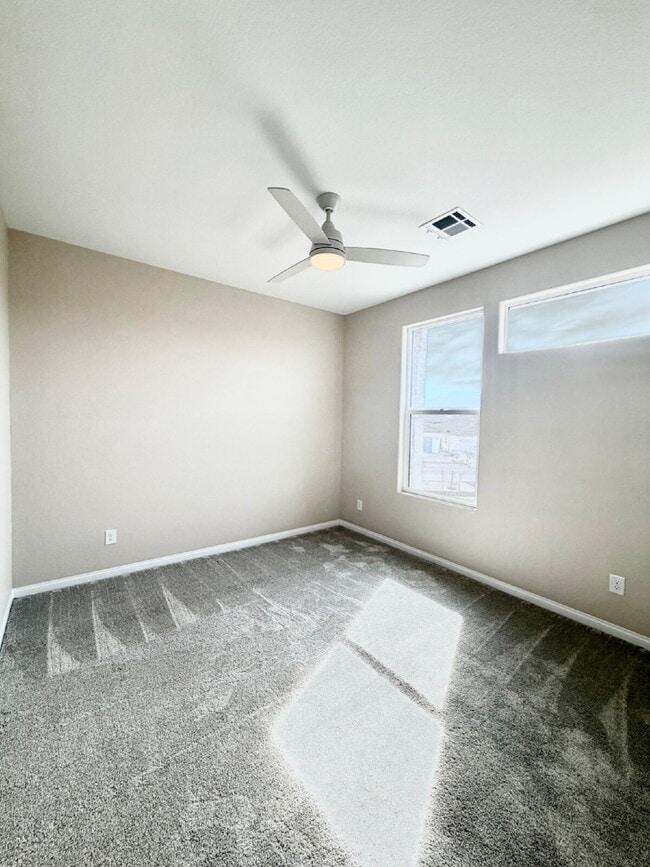 Building Photo - 3 Bedroom Townhome for Rent in Cadence Henderson | Solar Home | Master-Planned Community Near Las...