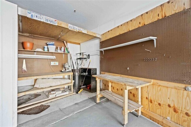 Building Photo - 3607 E Bay Dr