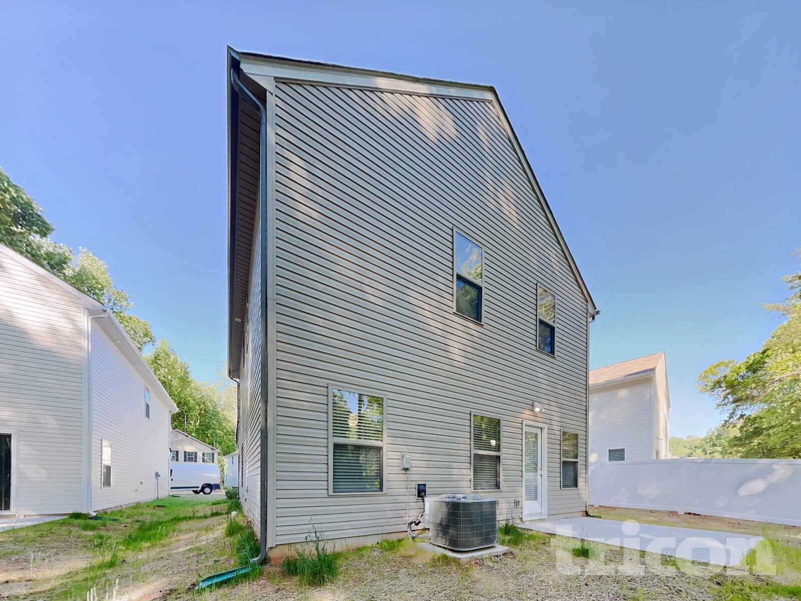 Building Photo - 229 Spring Knoll Dr