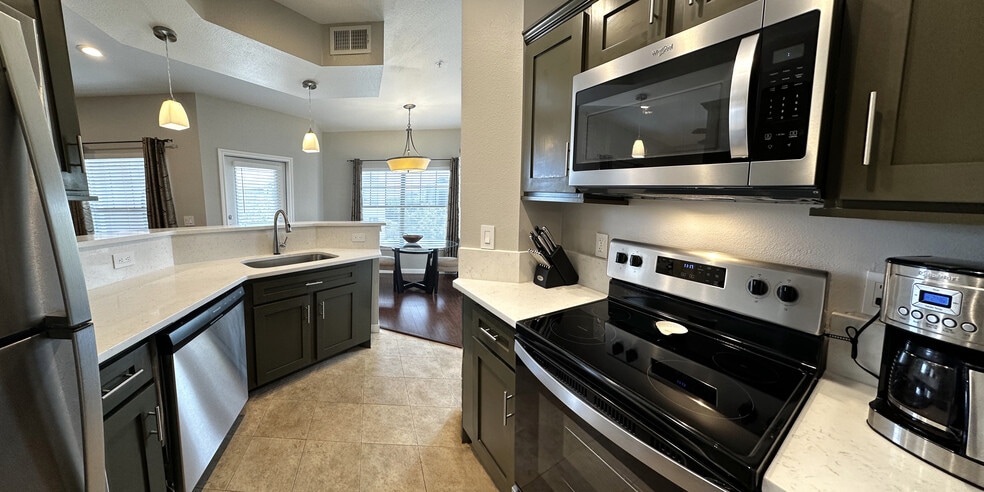 Building Photo - 2320 Gracy Farms Ln