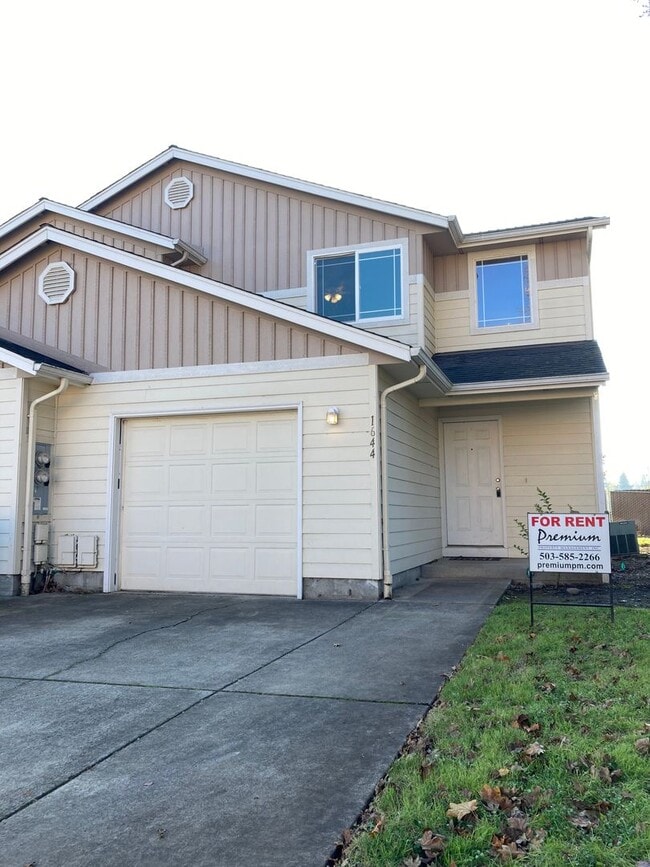 Building Photo - Three Bedroom Duplex in Keizer, Landscaping Included!