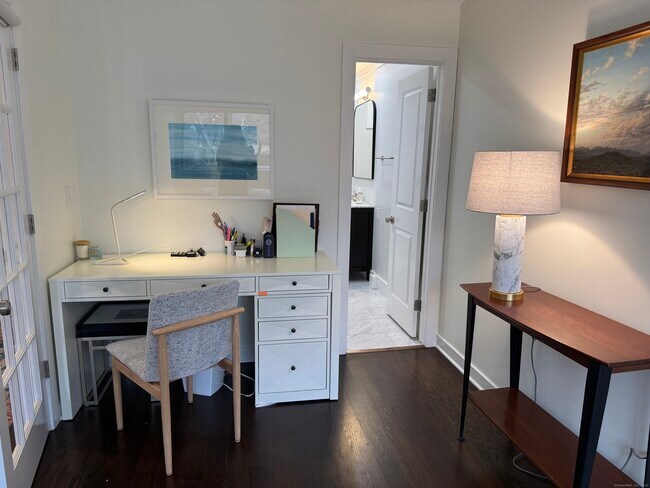 Building Photo - 1 Island Dr