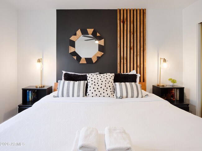 Building Photo - 15218 N 61st St