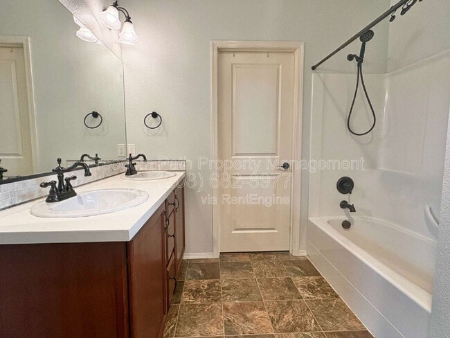 Building Photo - 2648 Iago St