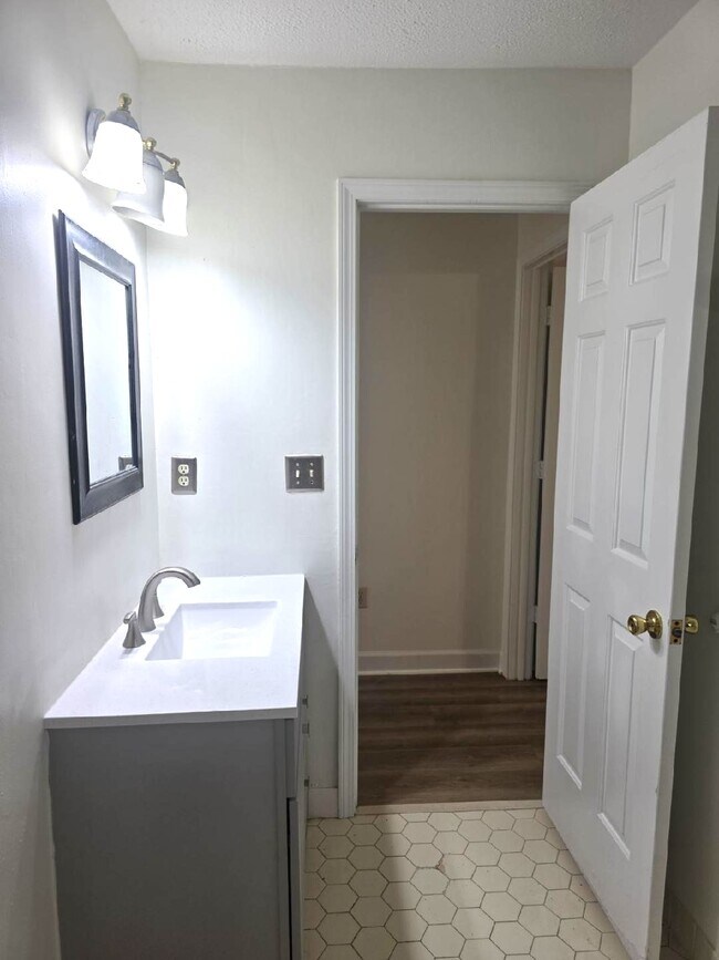Building Photo - 3625 Wincross Dr
