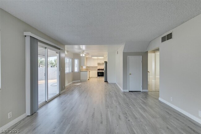 Building Photo - 2340 Belvedere Dr