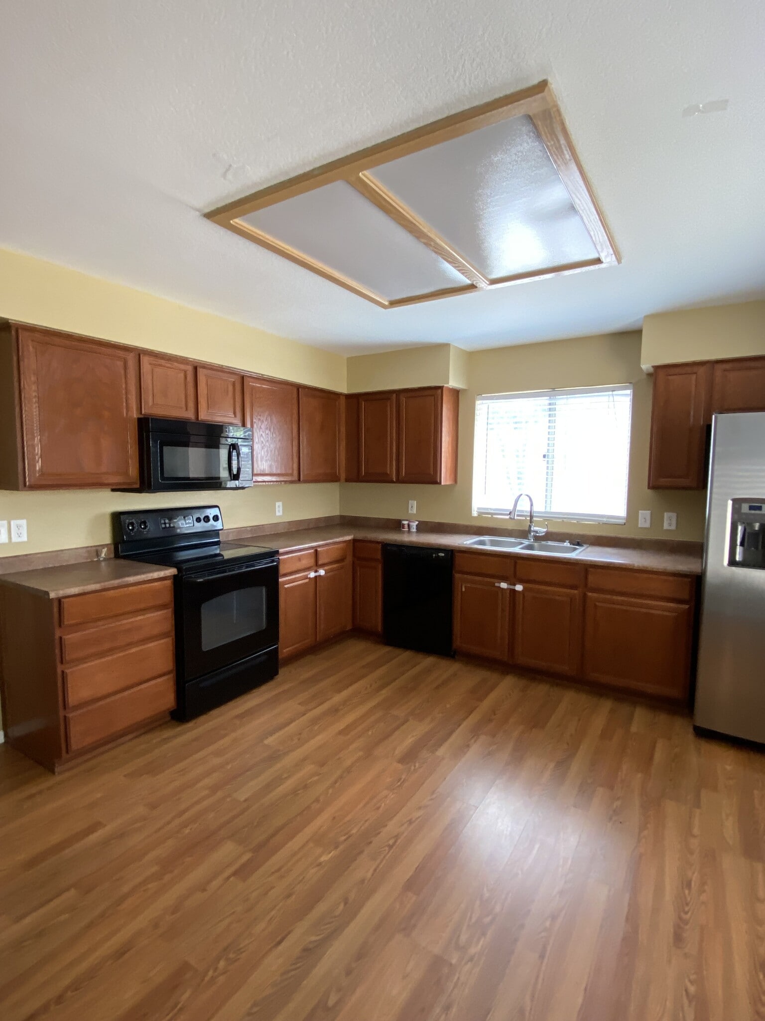 Building Photo - 5061 W Chicago Cir S