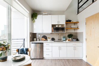 Building Photo - 2371 Franklin