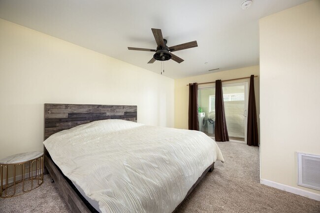 Building Photo - 9497 Montemar Dr