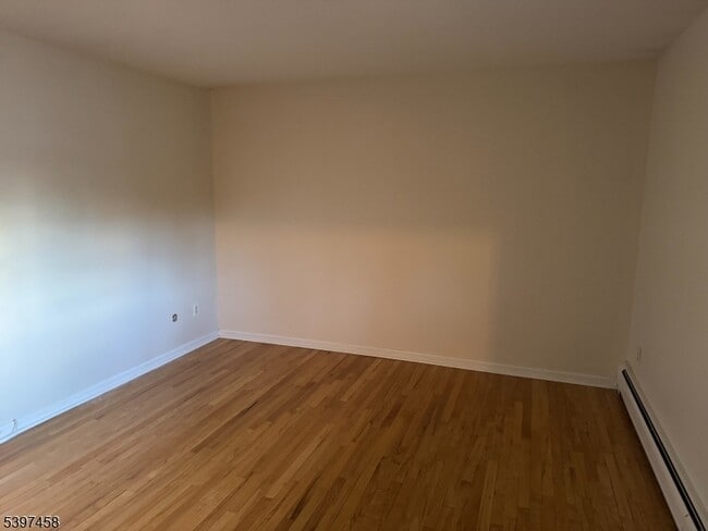 Building Photo - 511 Washington Dr