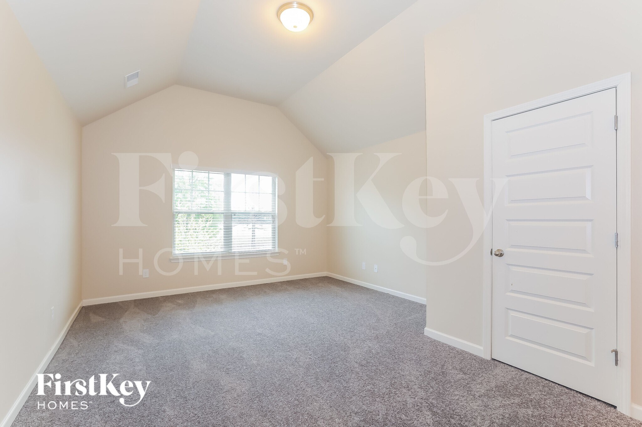 Building Photo - 1328 Wild Rose Dr SE