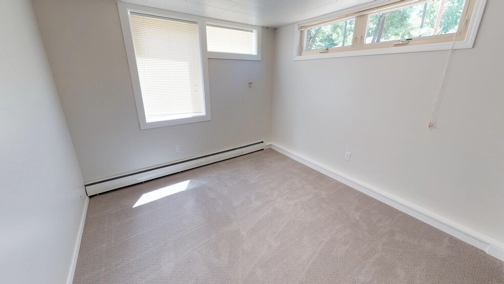 Building Photo - 409 S 11th