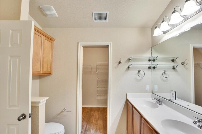 Building Photo - 210 Lollipop Ln