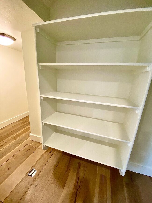 Building Photo - Beautiful Custom 6 Bedroom (2 Primary Bedrooms!) +Office located in NW Meridian