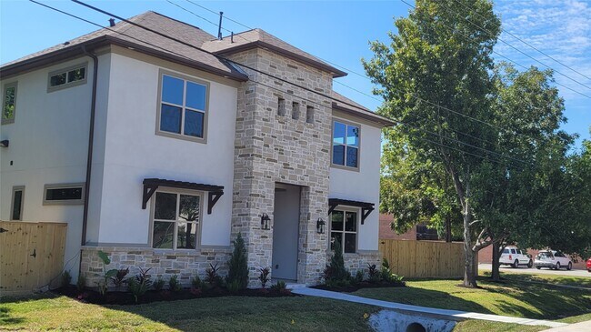 Building Photo - 9729 Neuens Rd