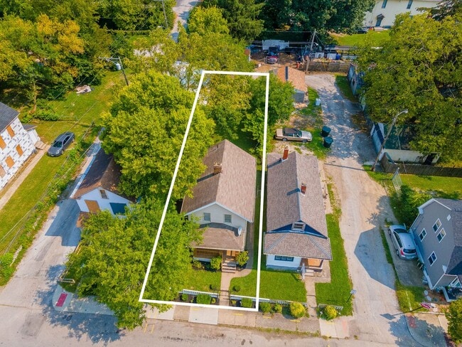 Building Photo - 810 Miller Ave