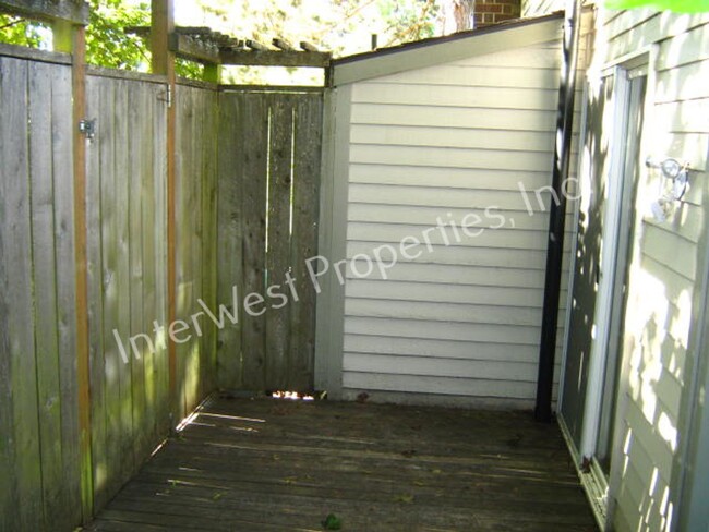 Building Photo - 3 BR Townhome- Wonderful Privacy Deck in B...