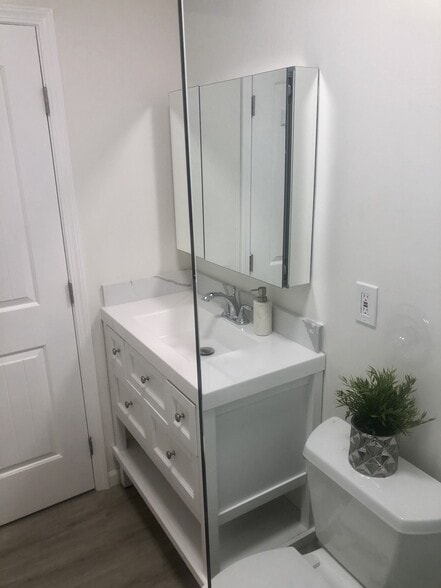 Building Photo - 755 Windemere Ct