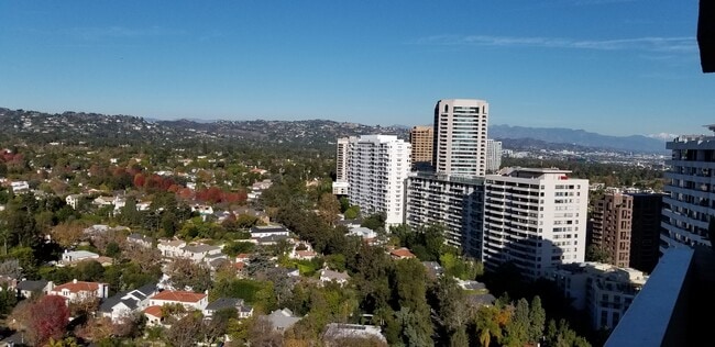Building Photo - 10701 Wilshire Blvd