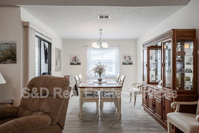 Building Photo - 6042 Seagull Ln