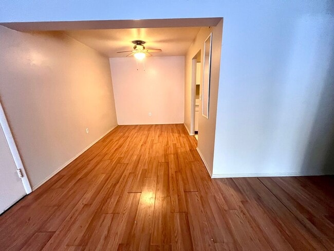 Building Photo - Twin Oaks - 1 Bed 1 Bath - Cozy Apartment