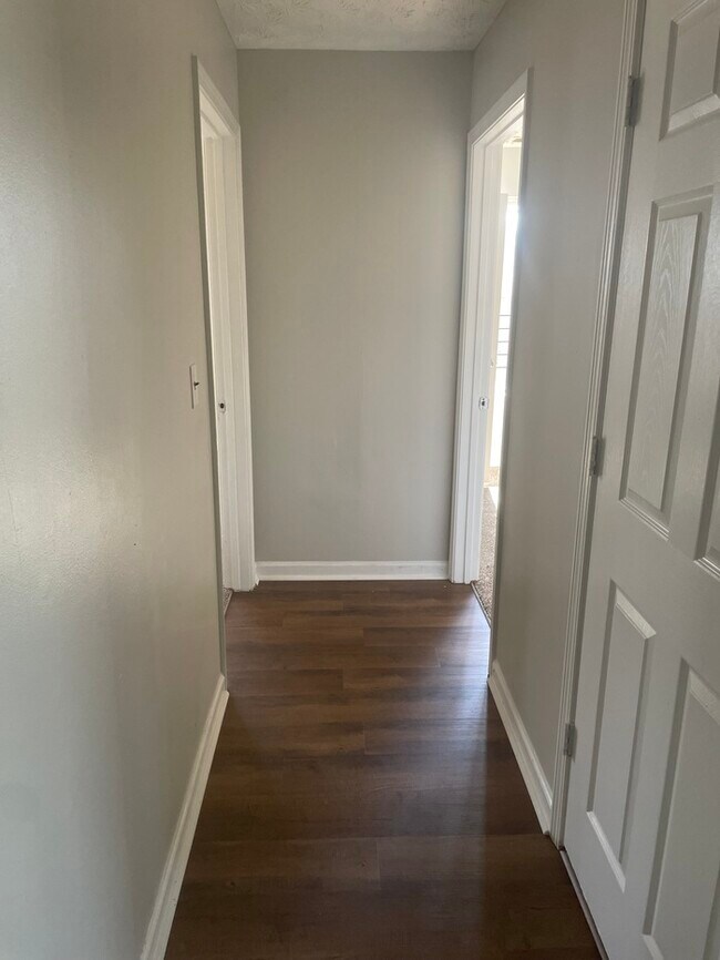 Building Photo - New Flooring Great Location!