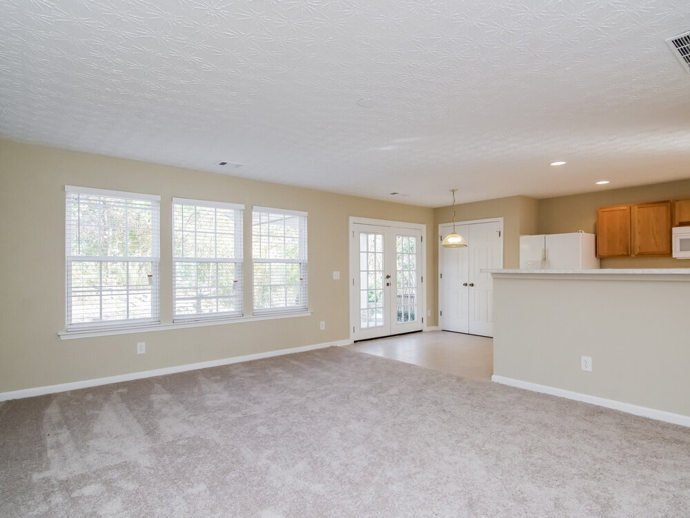 Building Photo - 341 Meadows Ln