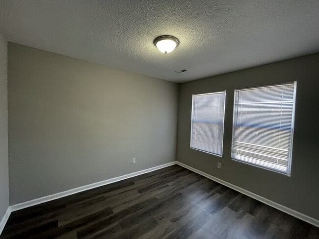 Building Photo - 228 Whitestone Dr NE
