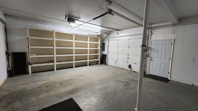 Building Photo - Commerce Duplex