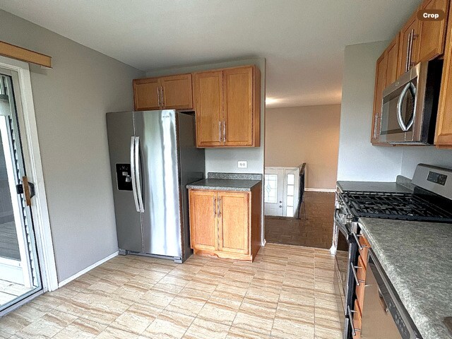 Building Photo - 136 Lilac Ln