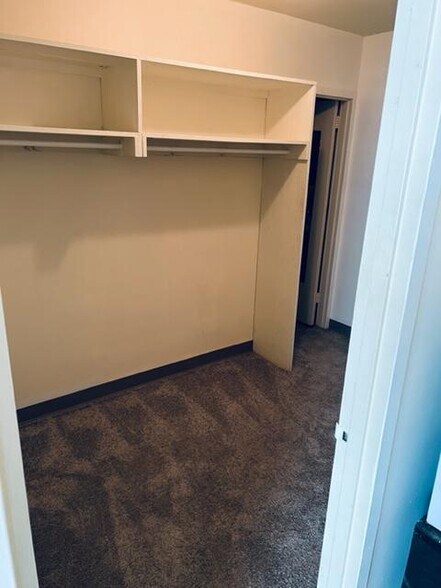 Building Photo - 1121 ARLINGTON Blvd