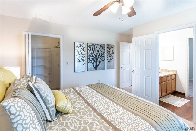 Building Photo - 25 Spring Meadow Dr