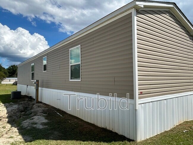 Building Photo - 96 Somerset Dr