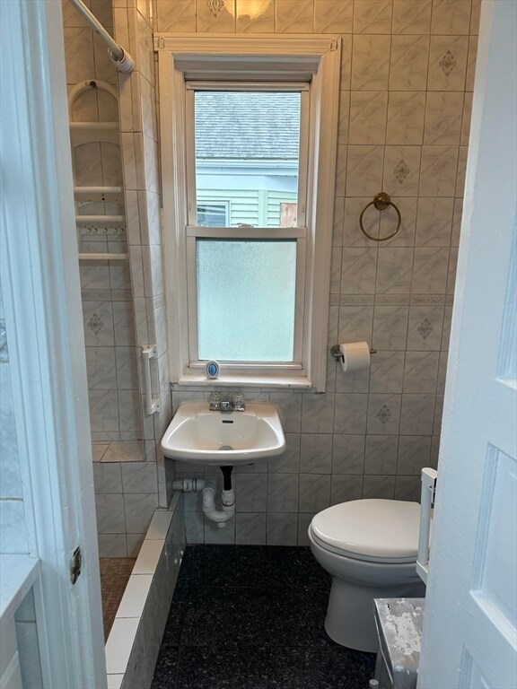 Building Photo - 656 Washington St